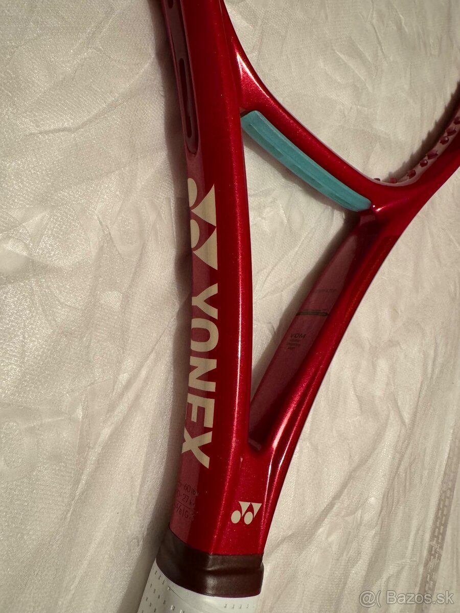 Yonex Vcore 100 Ruby Red model 2026 - 2