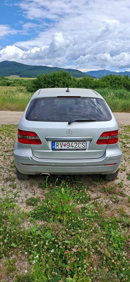 Mercedes Benz B200 - 2