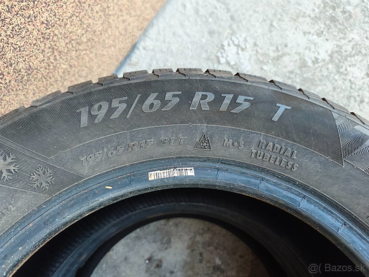 Pneu 195/65R15 - 2