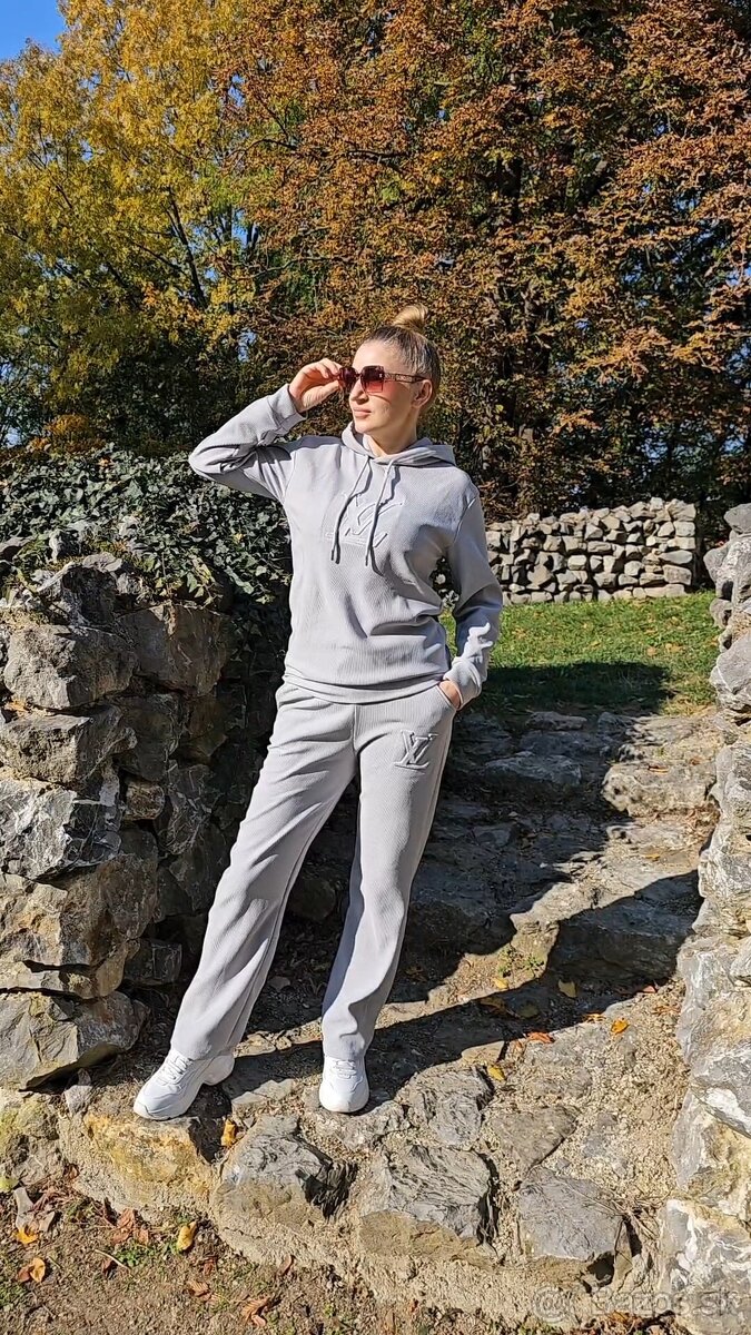 Tepláková súprava s kapucňou. - 2