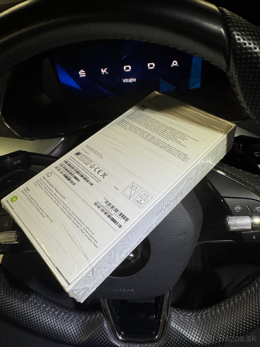 Predam iPhone 17 Pro Max 512 GB strieborný - 2
