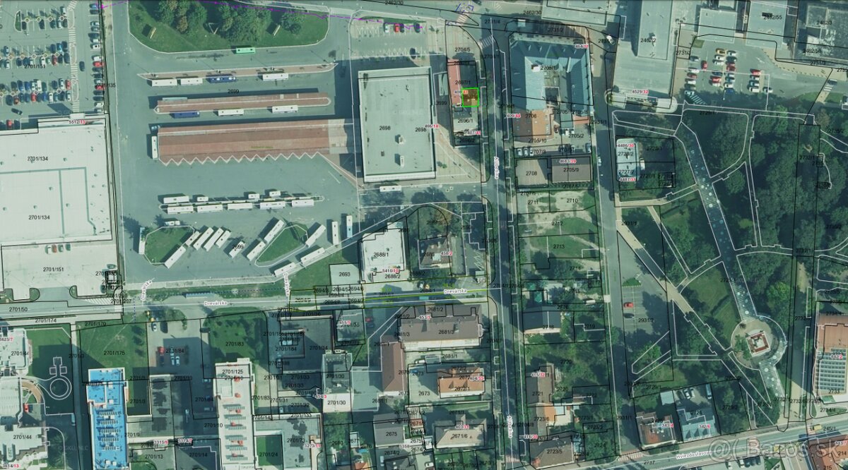 TOP - prenájom pozemku 7 x 8m pri AUTOBUSOVEJ stanici - 2