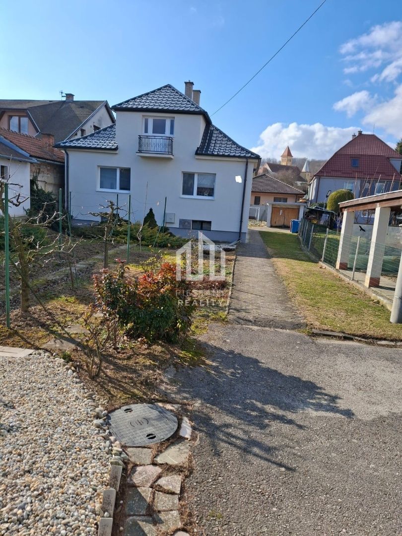 Na predaj 4i RD v obci Banka pri Piešťanoch - 2