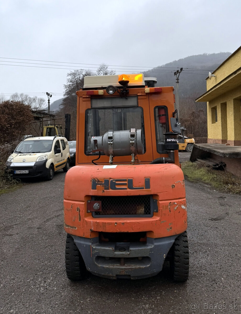 Heli CPYD 45, Nissan LPG, kabína, r.v. 2013, 1027 mth - 2