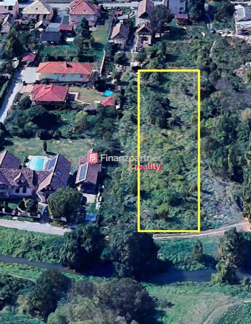 Slnečný a rovinatý pozemok v prírode, blízko riečky Malá Nit - 2