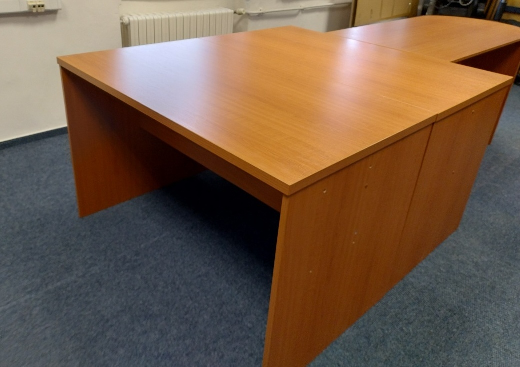 Rokovacie stoly+retro drevené stoličky - 2