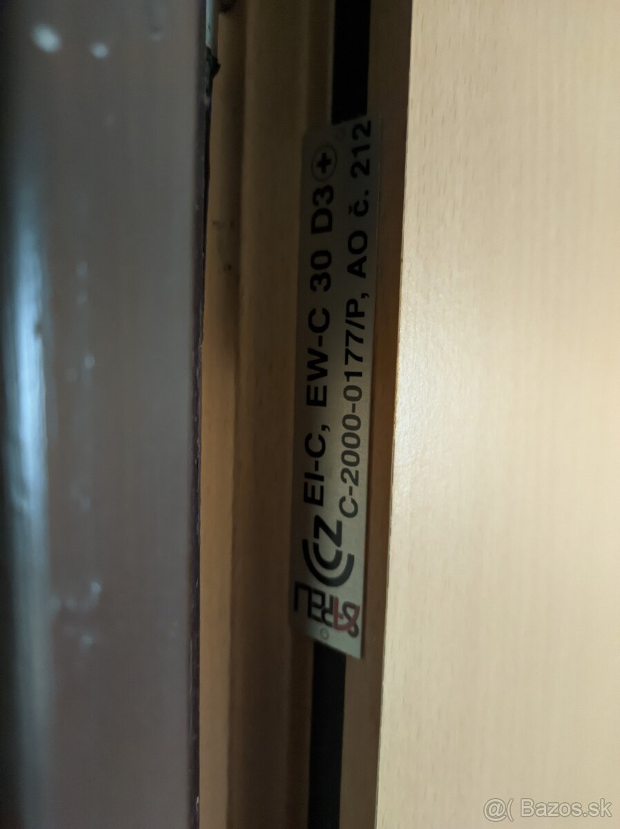 Predám vchodové dvere SAPELI - 2