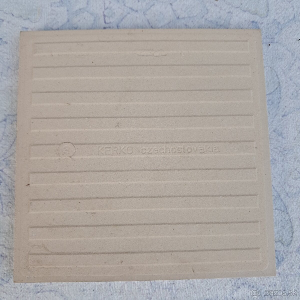 Retro technická dlažba – bielo-okrová matná - 0,20€ za ks - 2