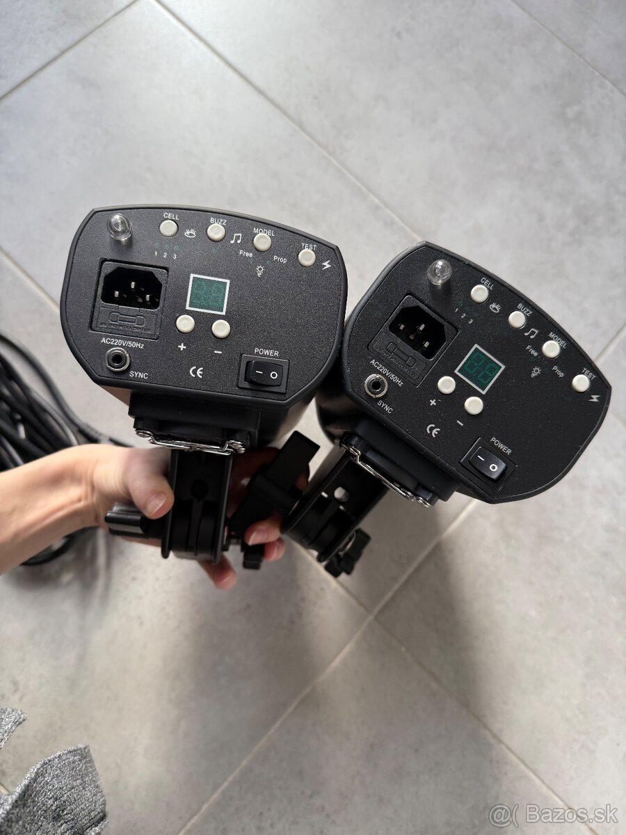 2ks záblesky Terronic Basic 200p + 2x náhradná výbojka - 2