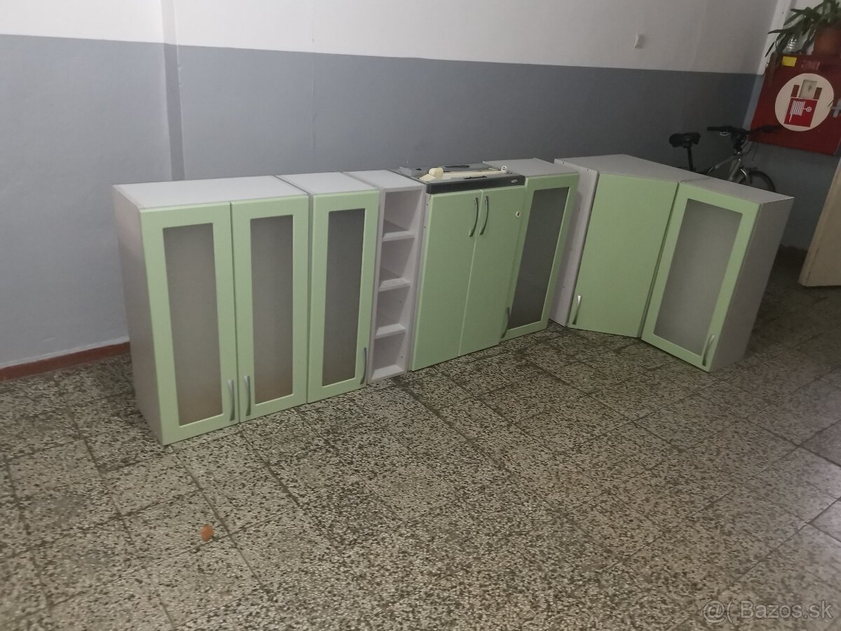 Ponúkam kuchynskú linku - 2