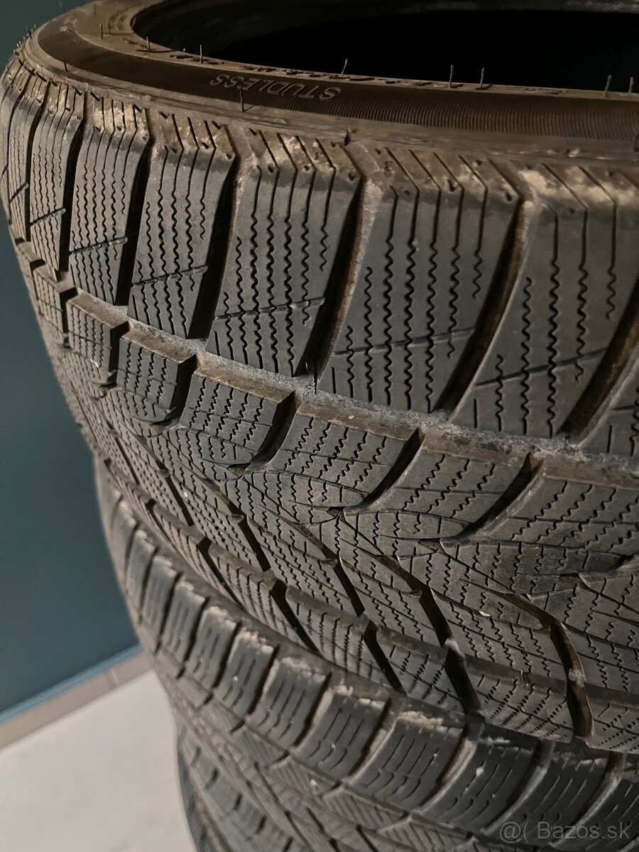 Zimne pneu 225/45 r19 - 2