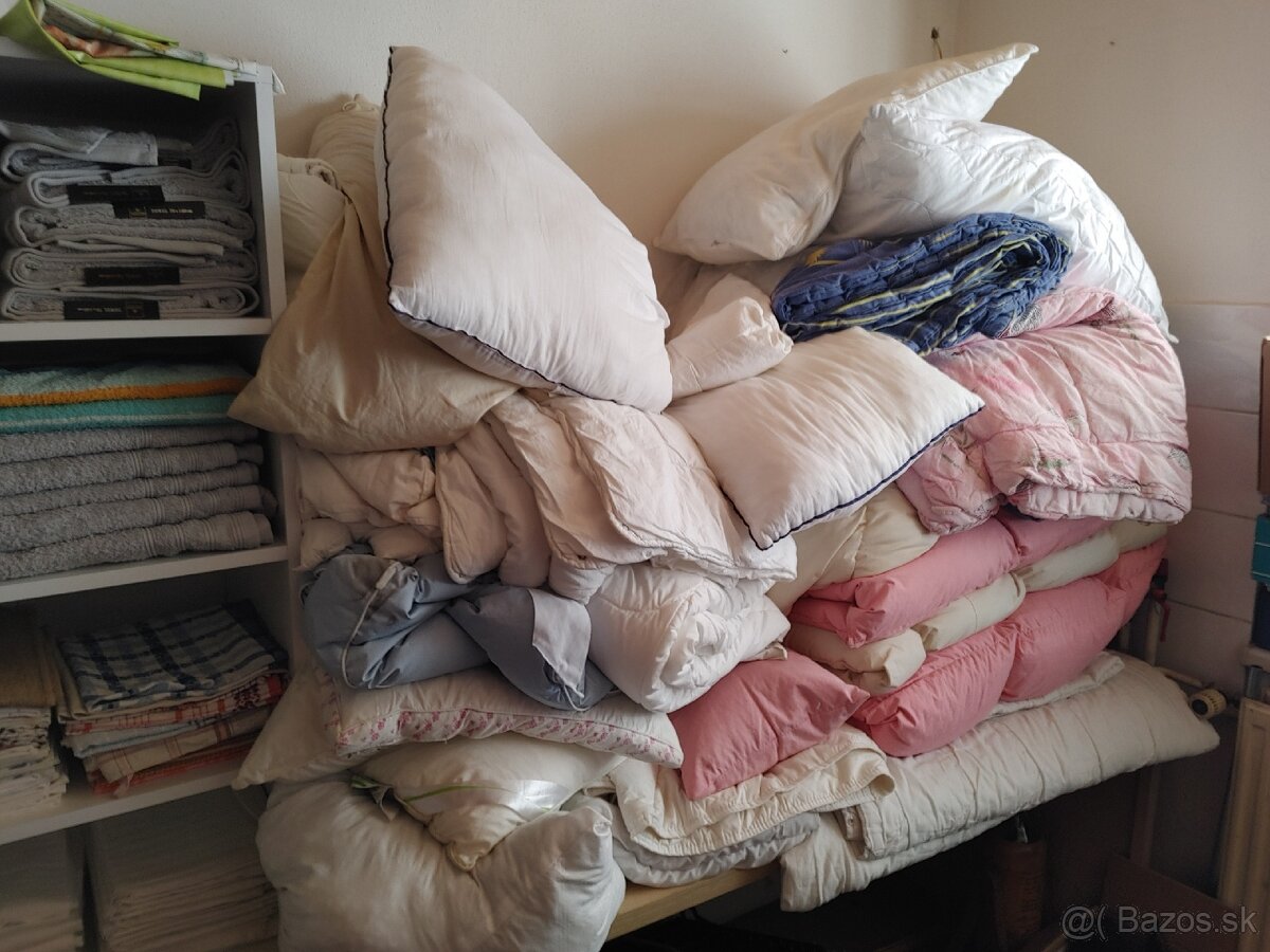 Predám koberce, nábytok, periny - 2