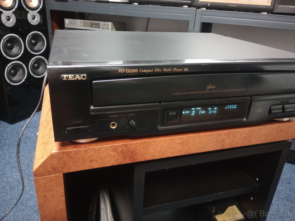 Teac PD-D2200 5 Disc CD/CD-R Player - 2