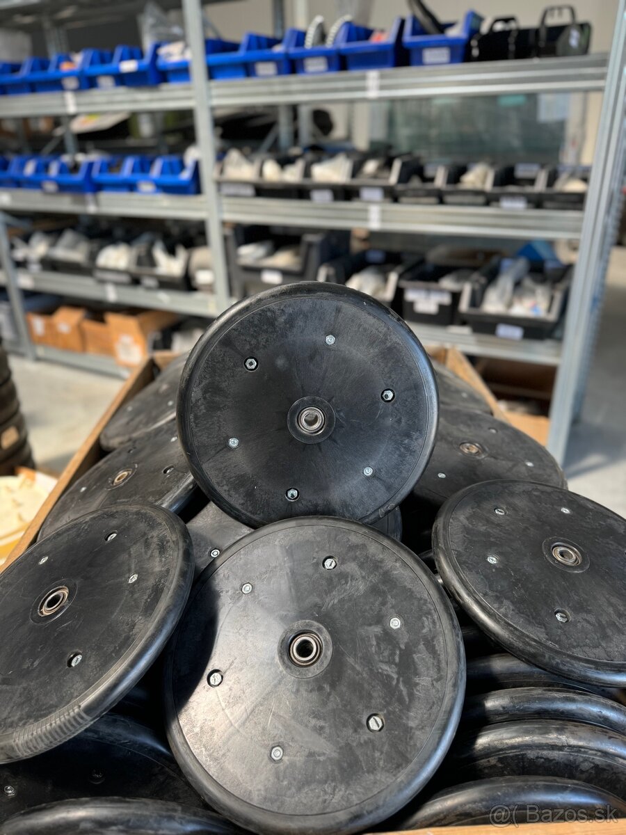 Horsch,Väderstad,KINZE a ine značky - 2