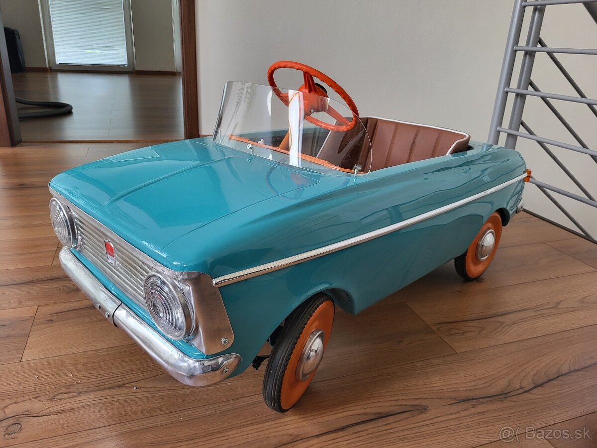 Šlapacie autíčko moskvič - 2