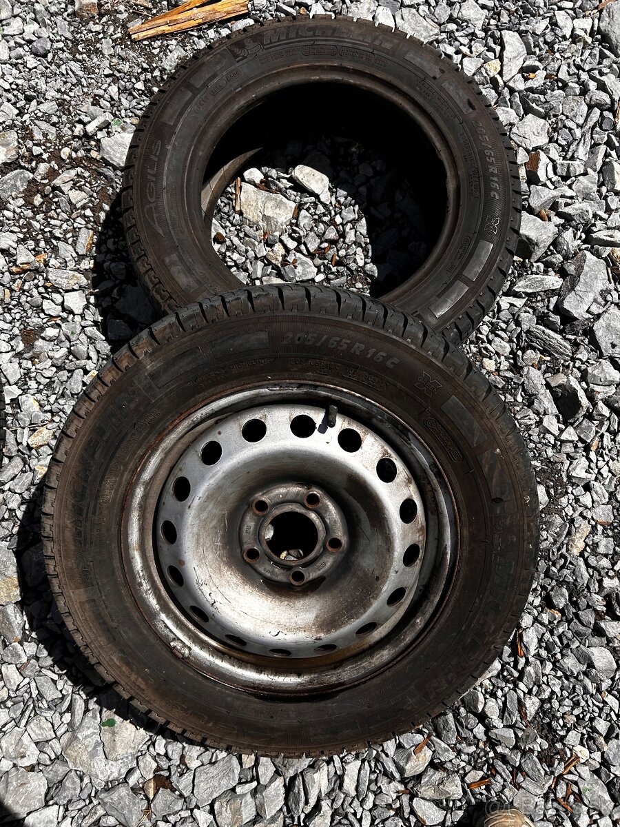 Gumy 4 a dve obuté 205/65 R16C Michelin - 2