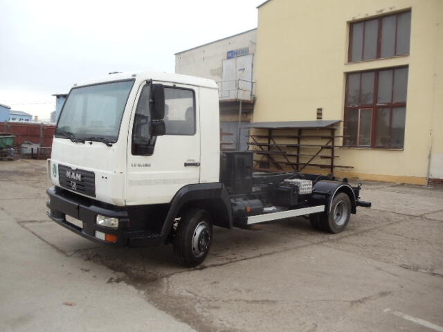 MAN 8.185 LC Hákový nosič kontejnerů - 2