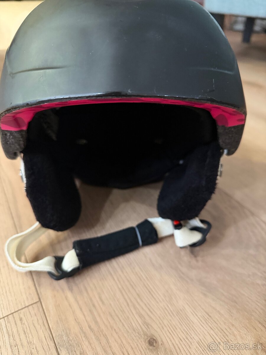 Predam dievcensku lyziarsku prilbu - 2
