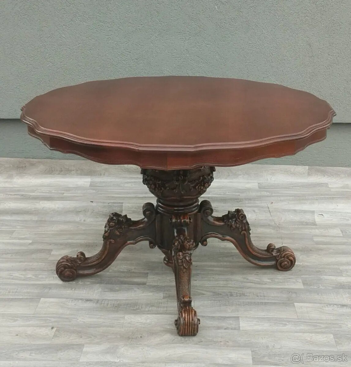 Stôl jedálensky neobarokový. - 2