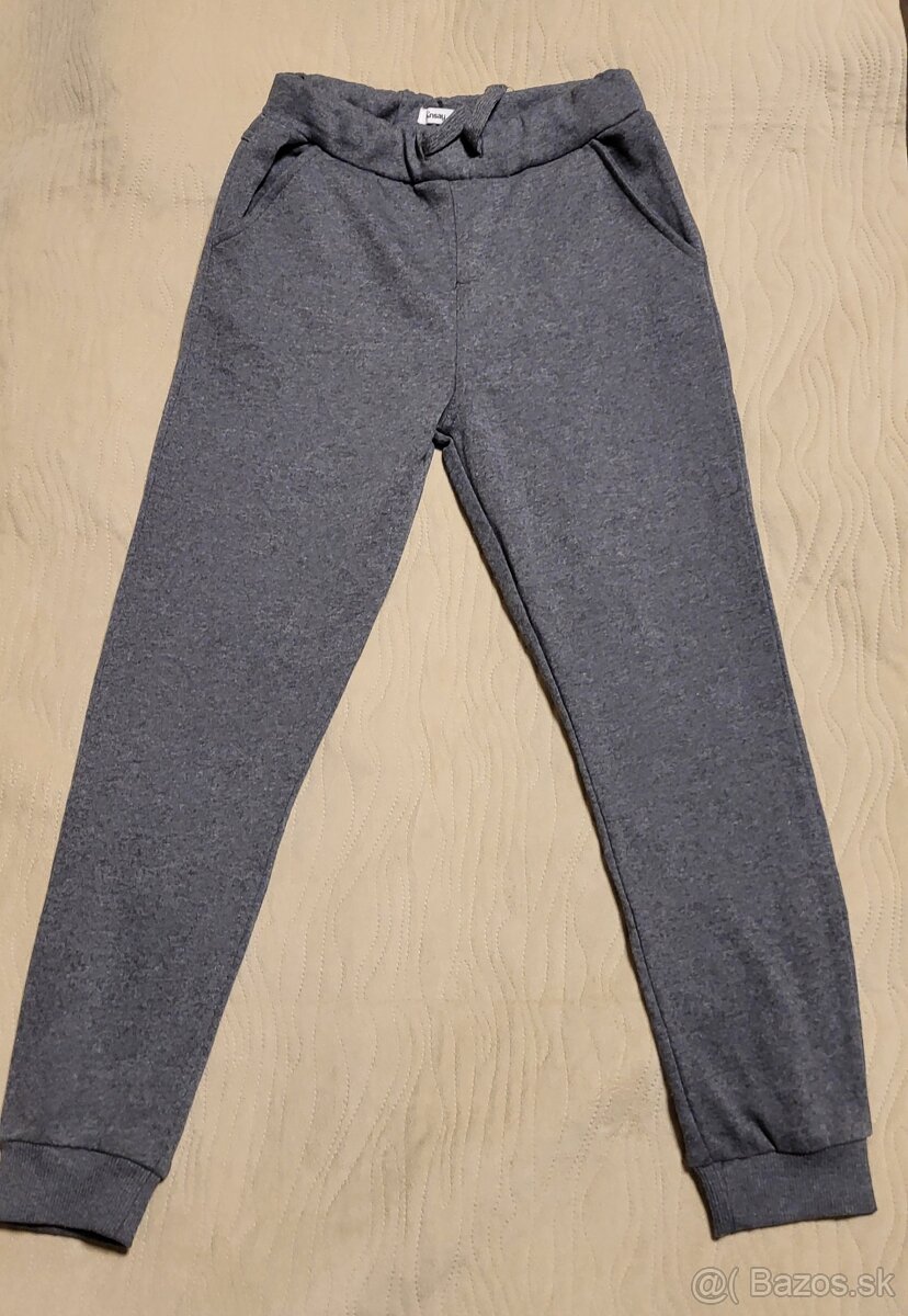 3ks chlapčenské tepláky velk. 134/140 - 2