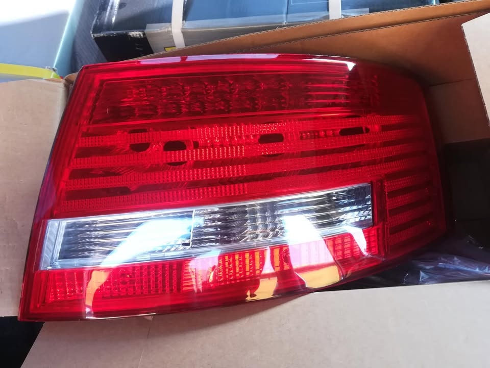 na predaj zadné svetlá Audi A6 4F - 2