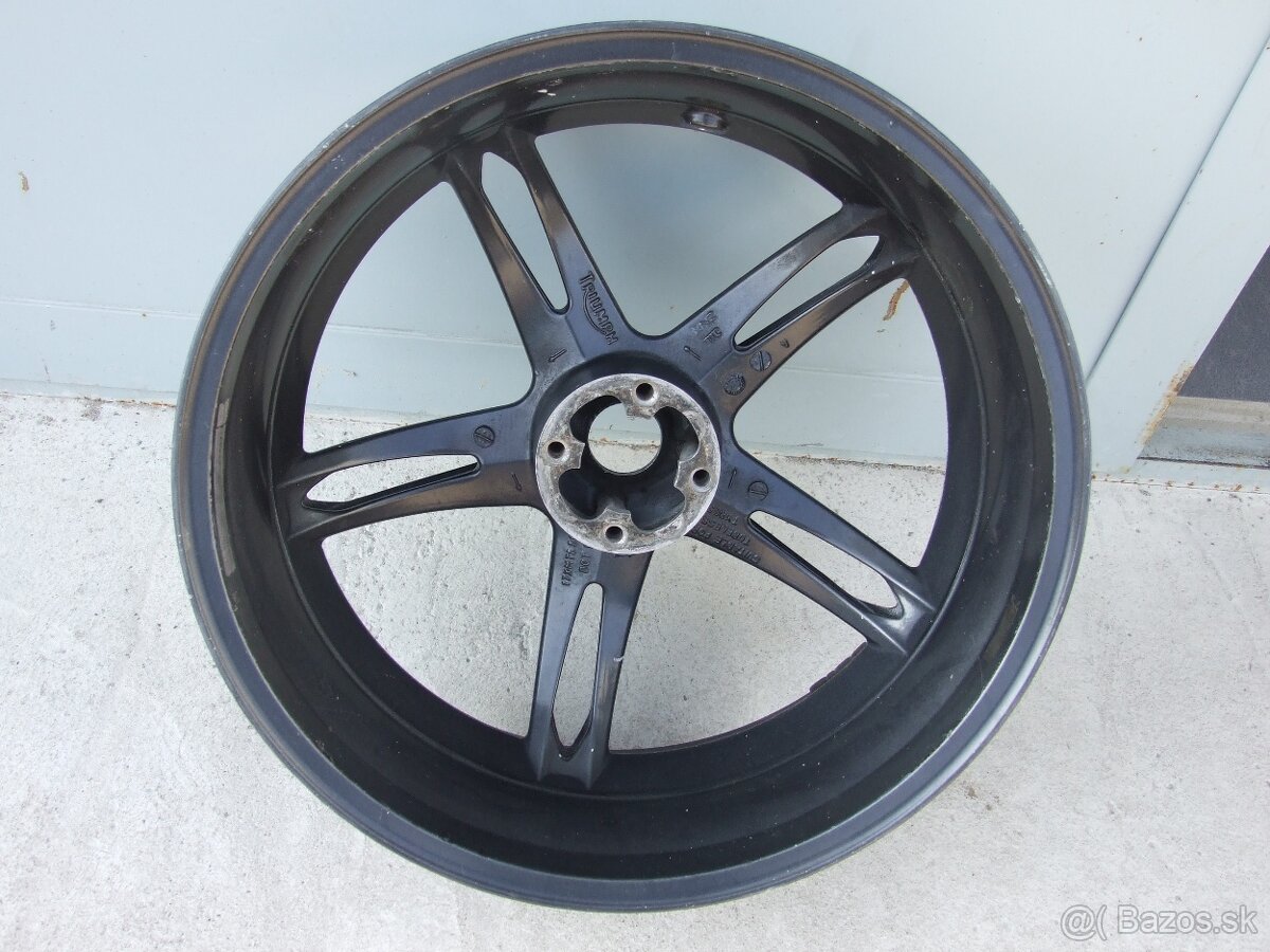 Triumph ST 1050 - 2