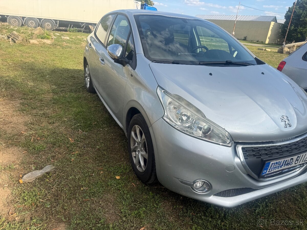 Predam Peugeot 208 1.2 benzin - 2
