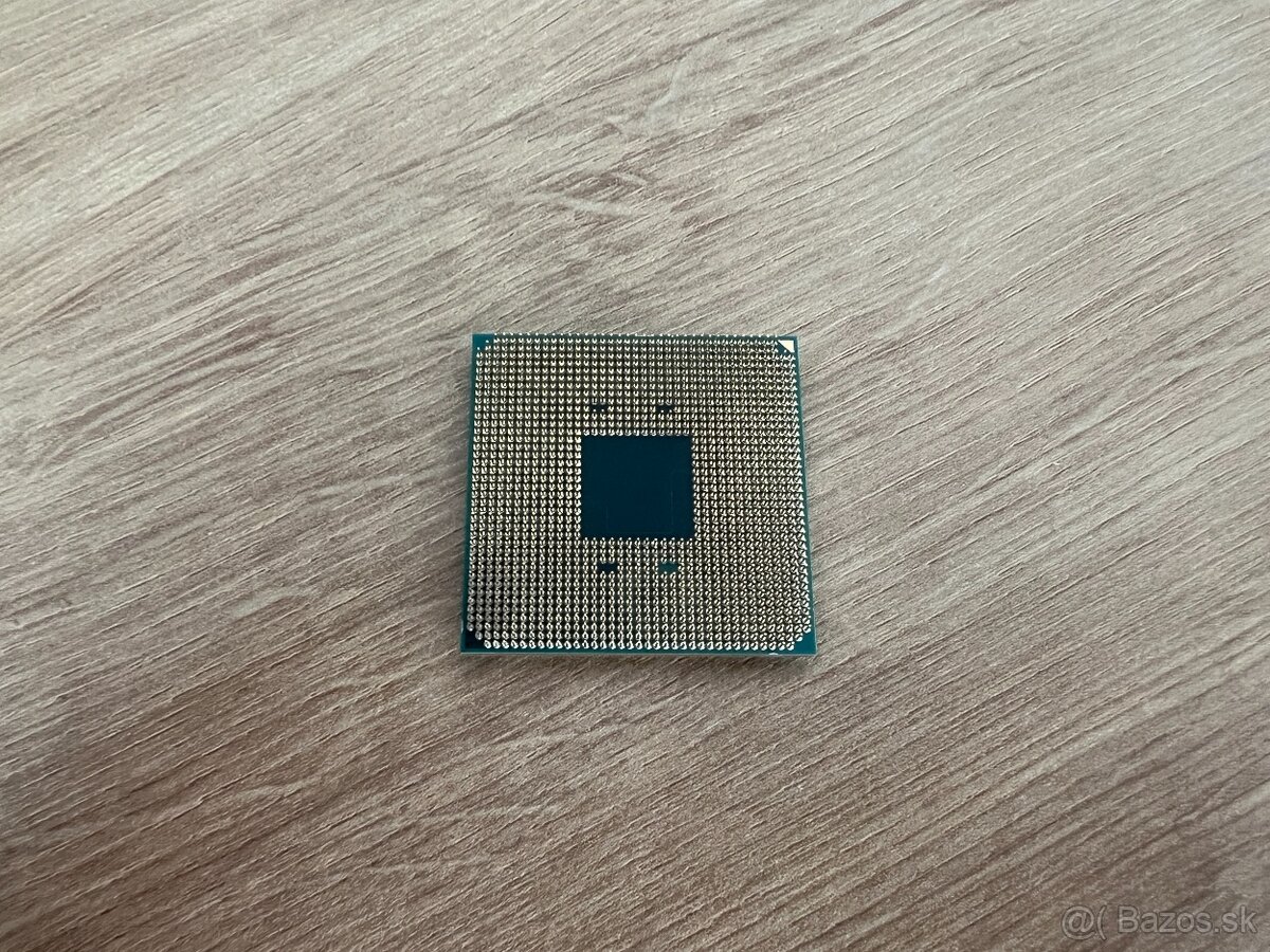 AMD Ryzen 5 3400G + chladič AMD Wraith - 2
