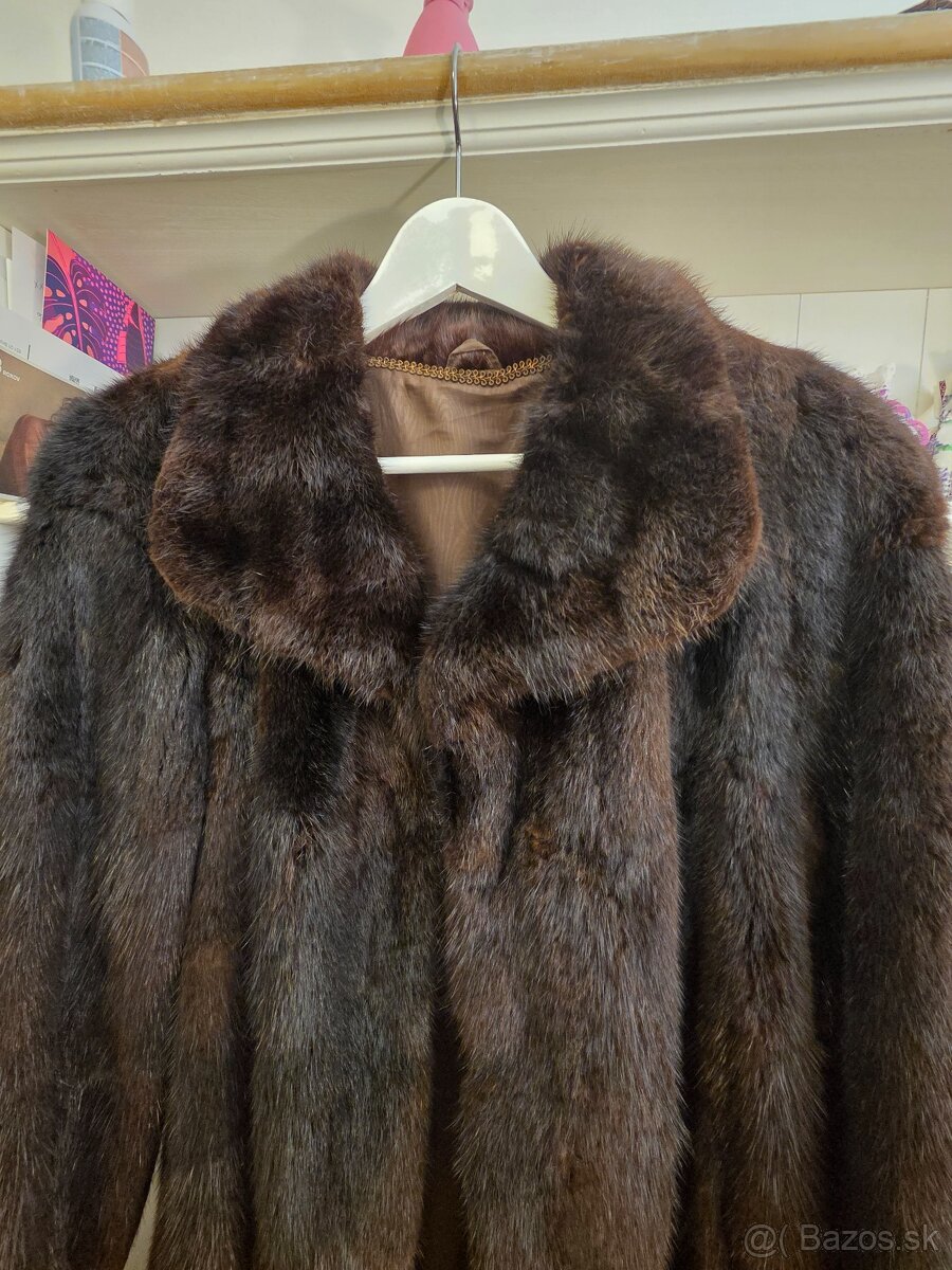 Krasny zachovaly bizamovy kozuch - 2