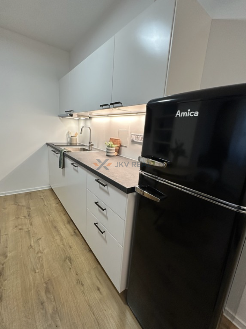 Garsónka v mestskej vile s komunitnou záhradou a s bazénom - 2