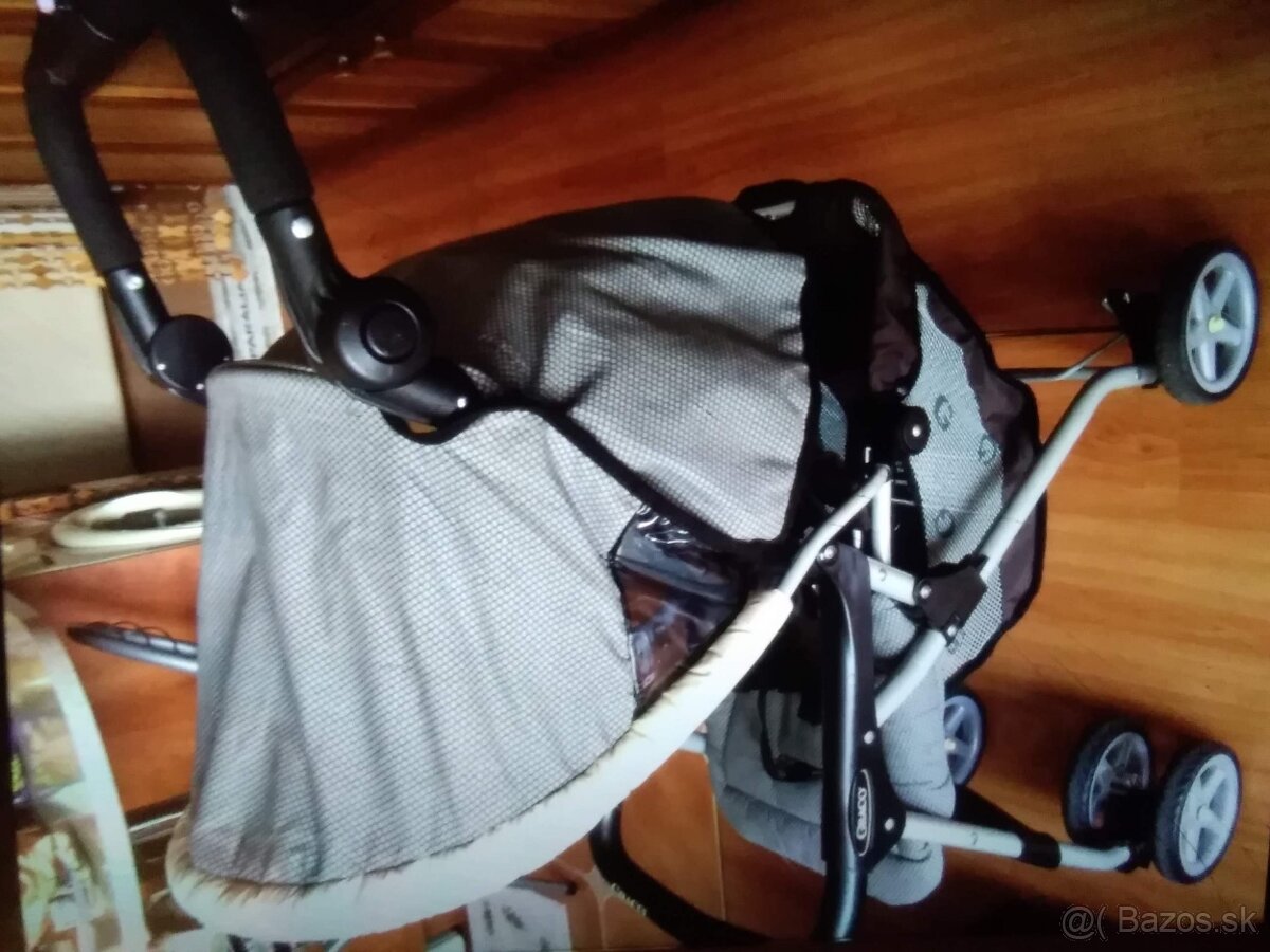 Predám lahučky zanovny detský kočik aj z teplou vložkou.. - 2