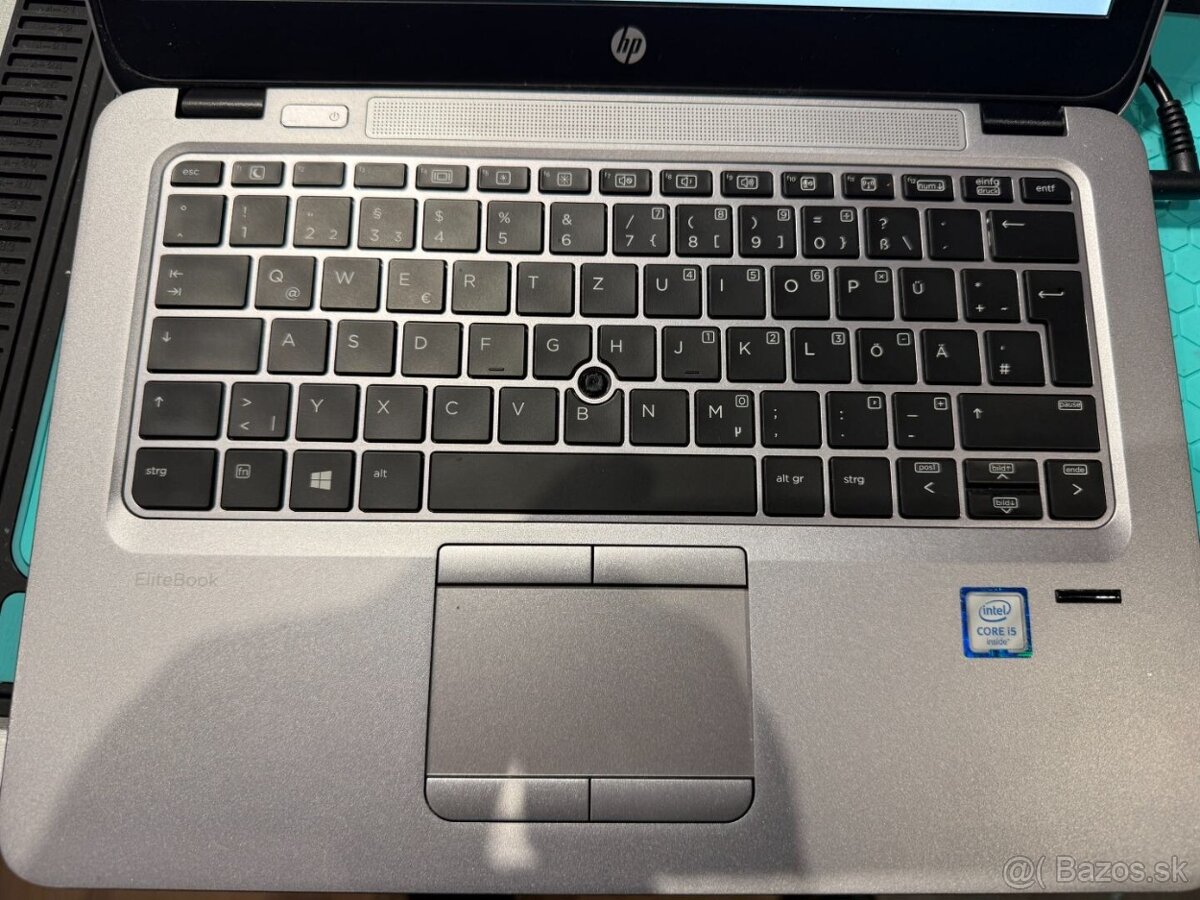 Predám polofunkčný notebook HP 820 G3 i5 -oprava/doskladanie - 2