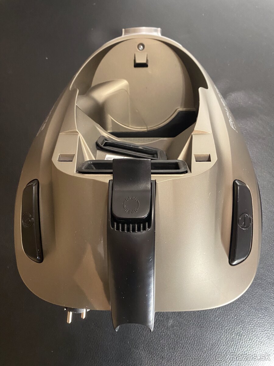 Bezvreckový vysávač Rowenta RO3786EA - 2