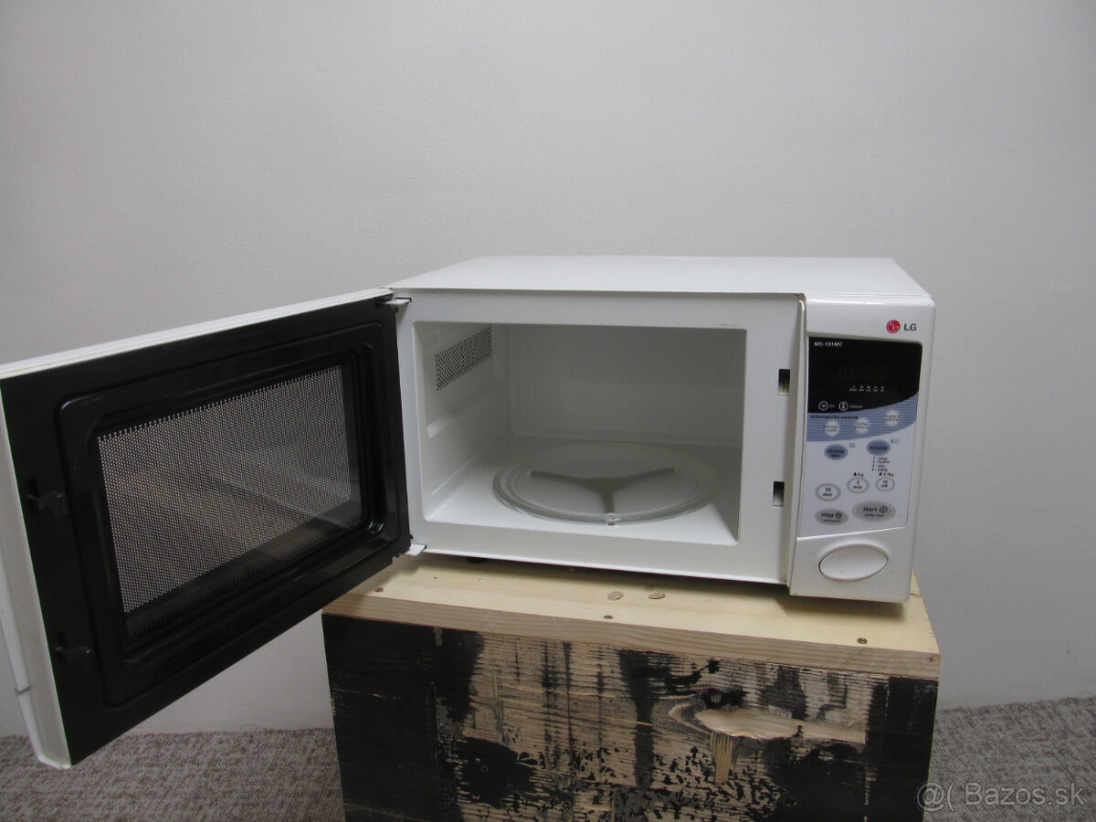 Mikrovlnka LG 800W - 2