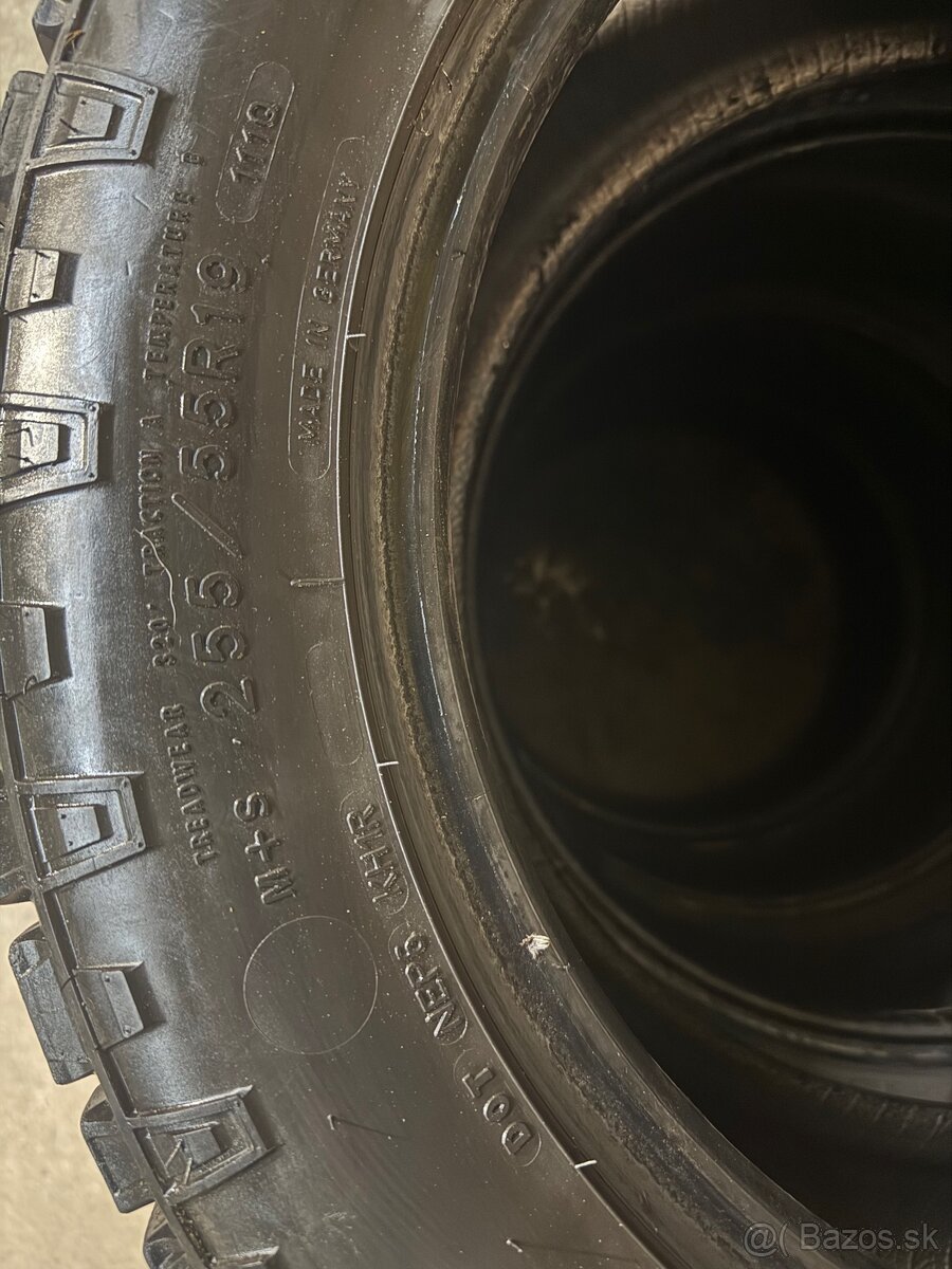255/55R19 - 2