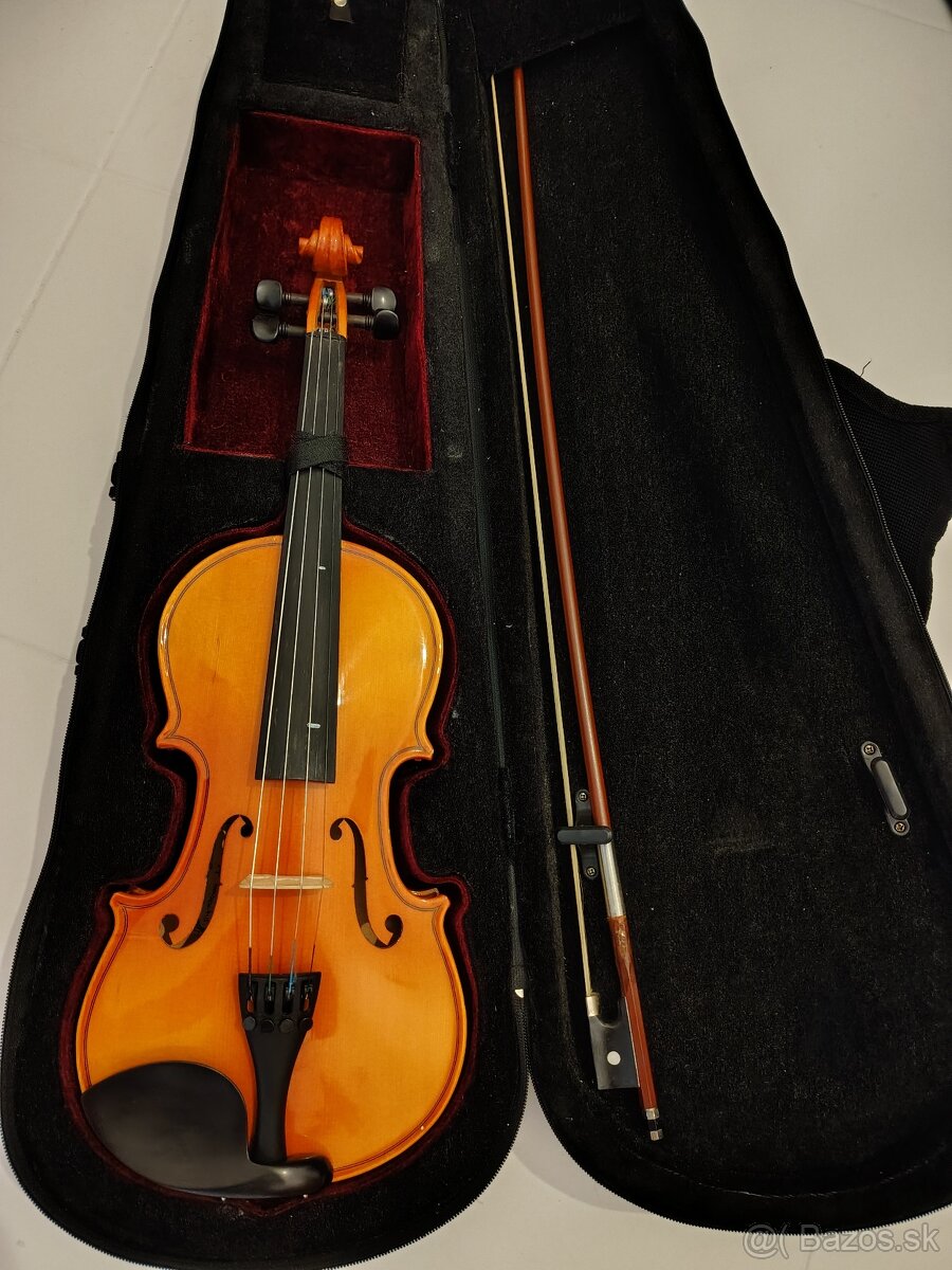 Zánovné 3/4 husle s puzdrom. - 2