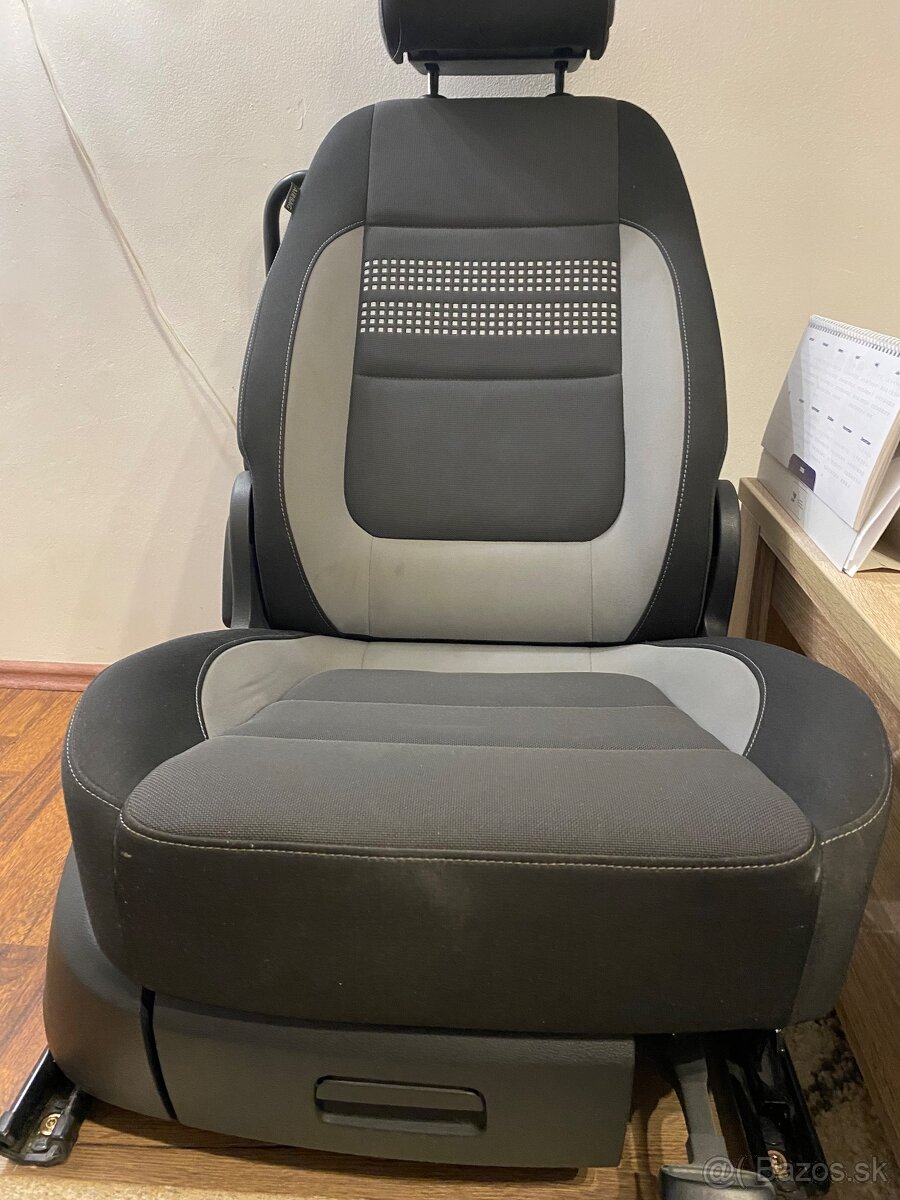 Predám predné sedadla na Seat Altea - 2