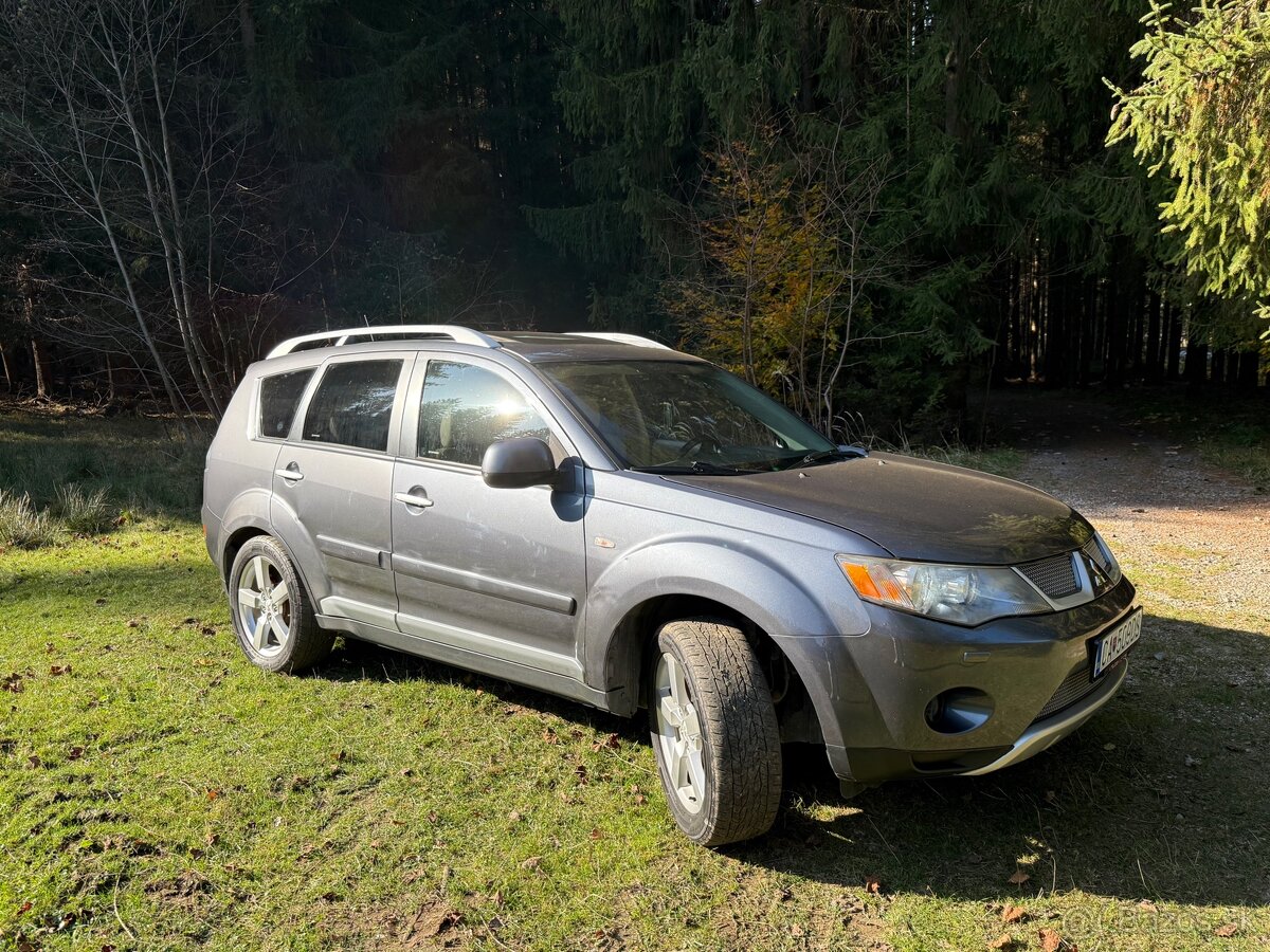 Mitsubisi outlander DID 2.0 4x4 - 2