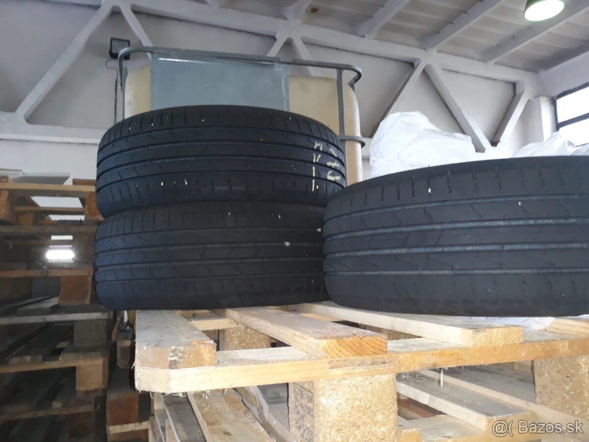 Hankook 215/55/R17 - 2