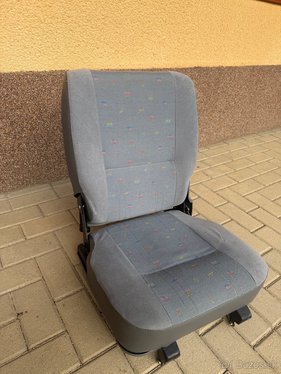 Sedačka Suzuki samurai - 2