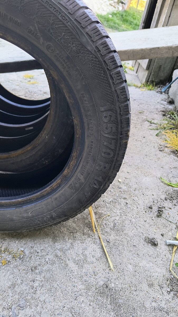 Predám zimné pneu 165/70 r14 - 2