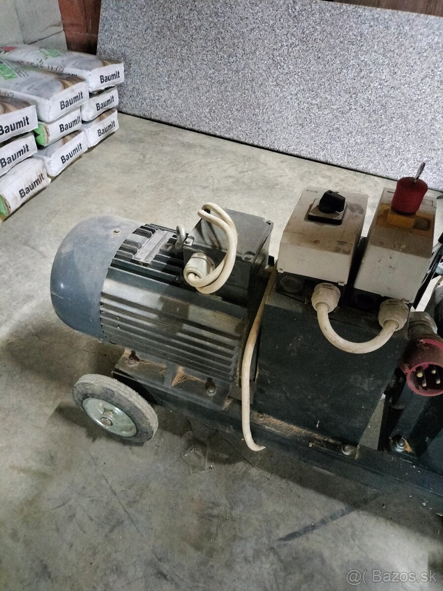 Peletovaci lis - 2