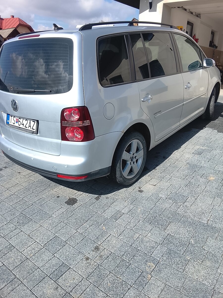 VW Touran - 2