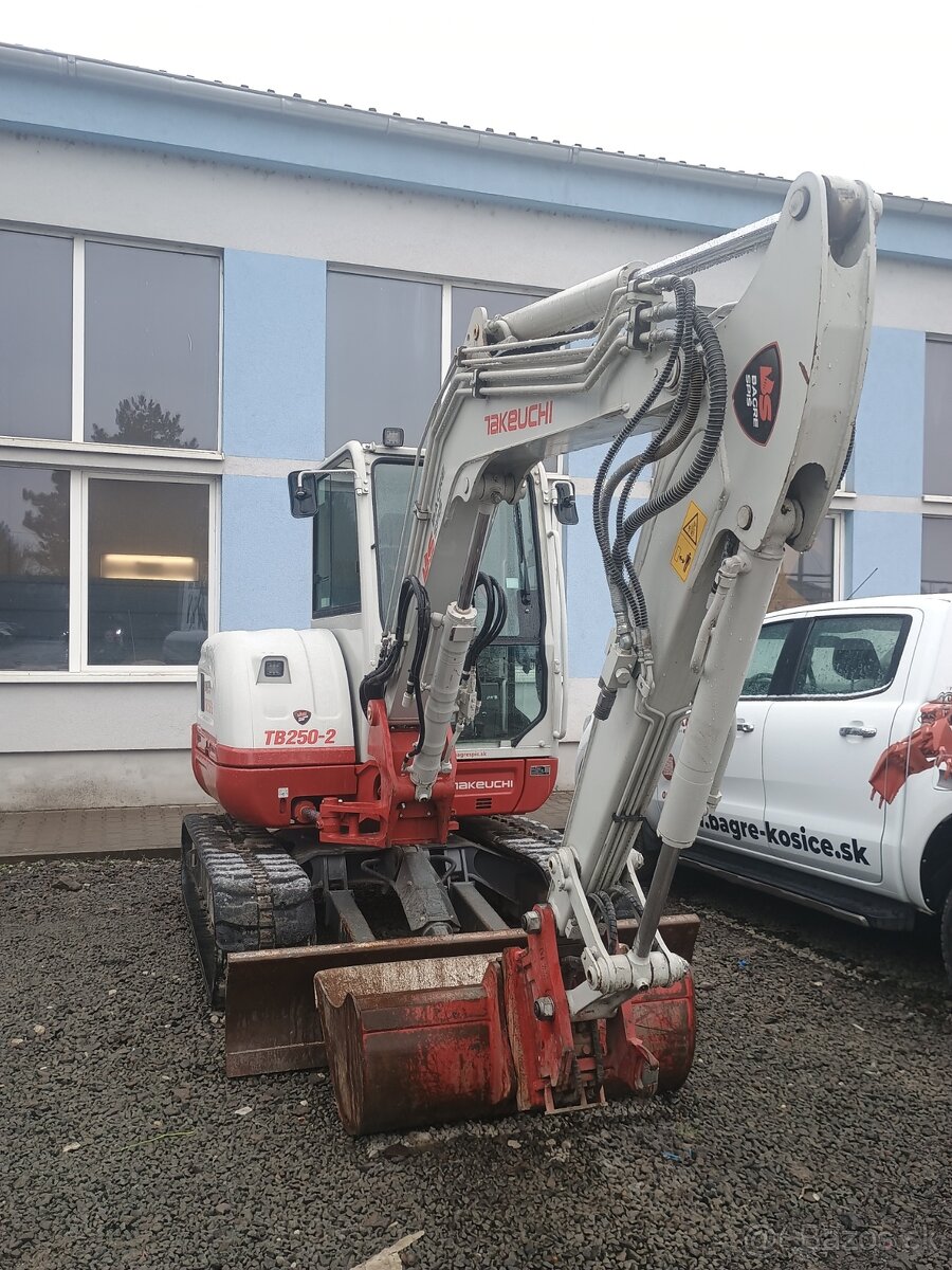 Bager Takeuchi TB250-2 - 2