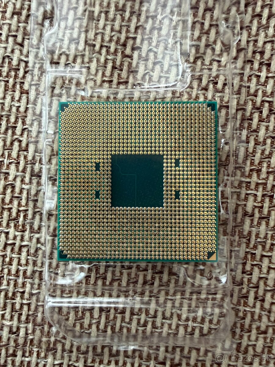 Predám procesor AMD Ryzen 3 4100 - 2