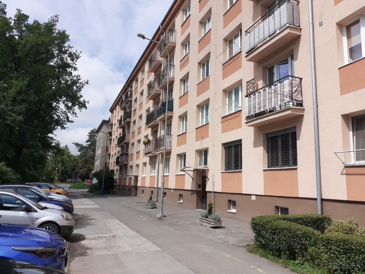 2 izb byt Obrancov mieru - 2