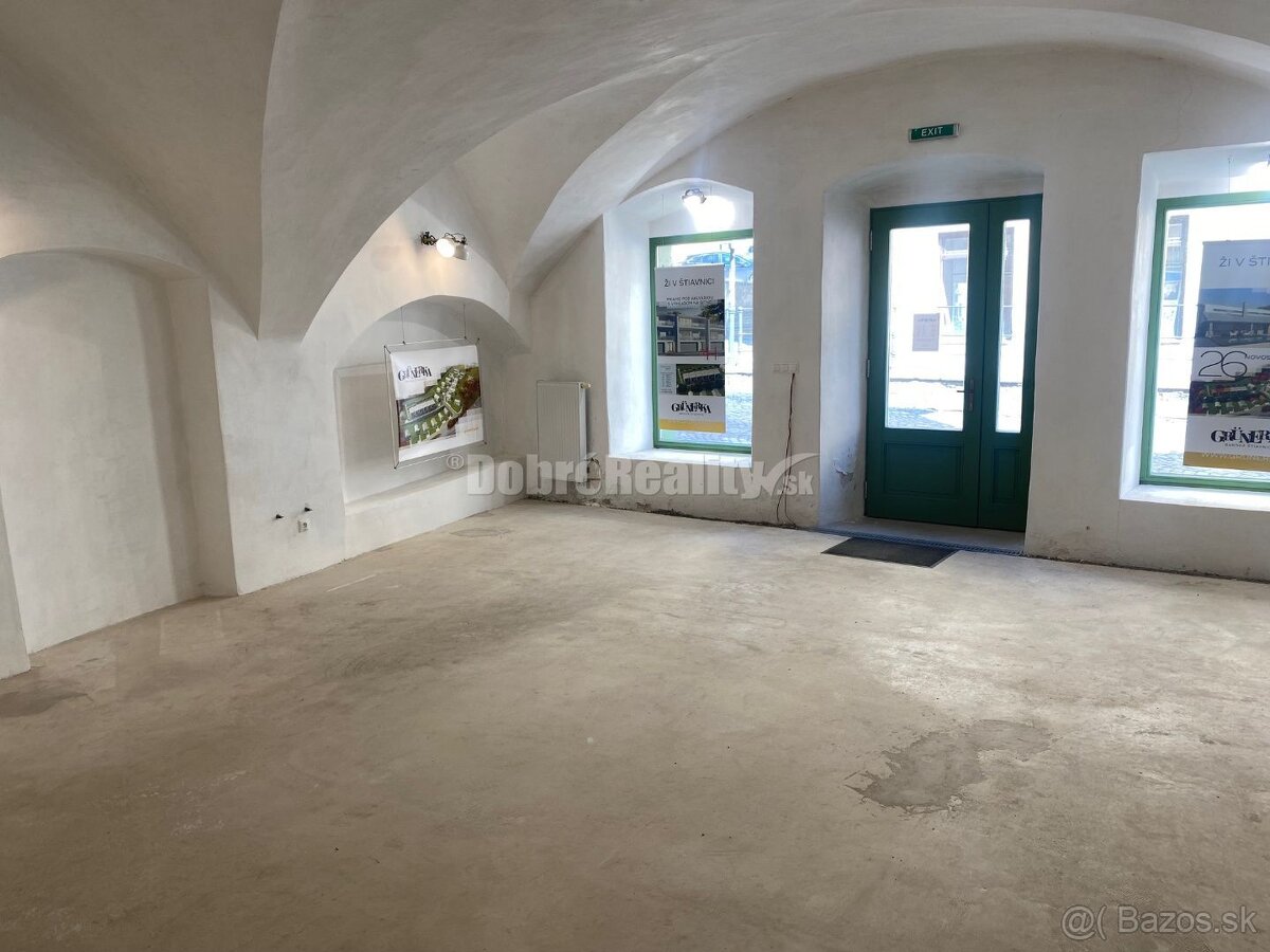 Na prenájom obchodný priestor v historickom centre mesta Ban - 2