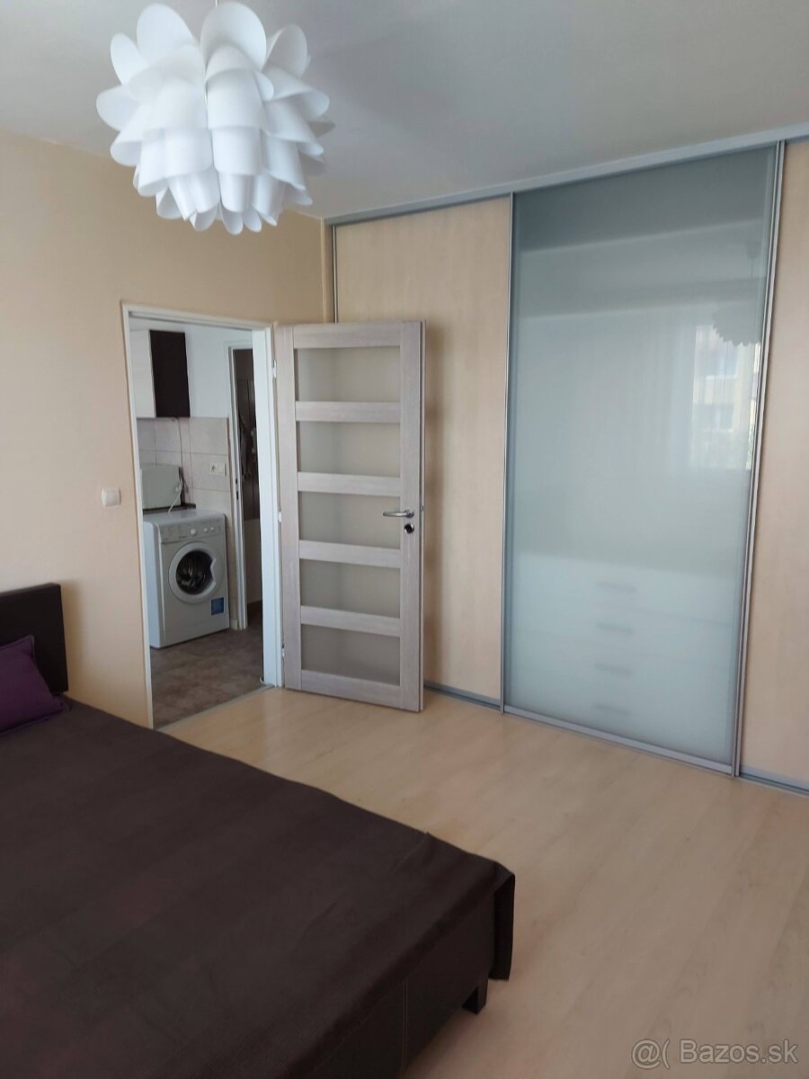 Prenájom 1-izbového bytu – Nové Zámky, ul. Ľudovíta Štúra - 2