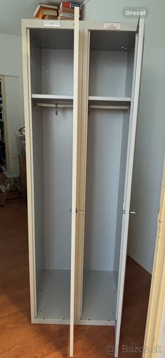 Kovová skriňa na pracovné oblečenie - 2