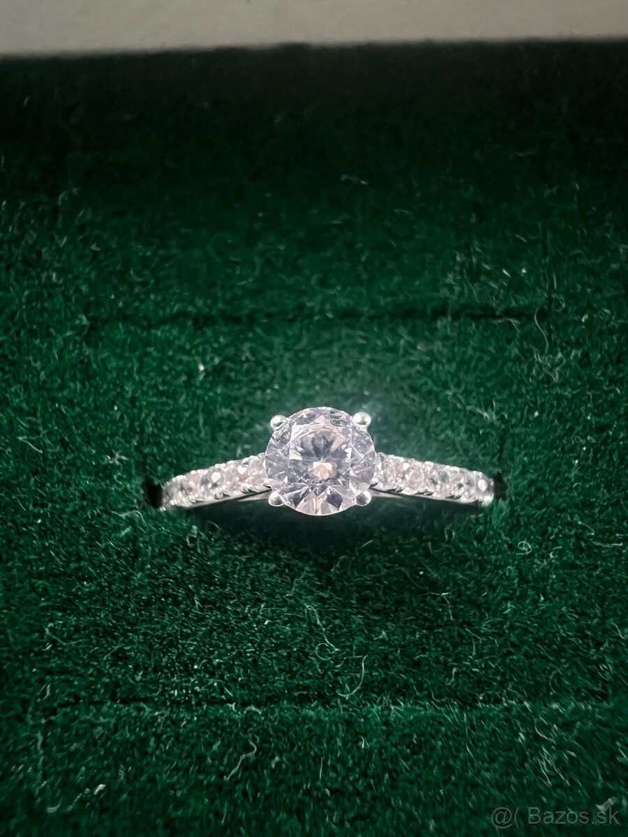 Žiarivý prsteň v bielom zlate Noella, 9K - 2